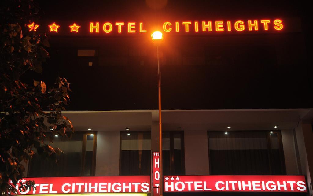 Hotel Citi Heights Chandīgarh Dış mekan fotoğraf