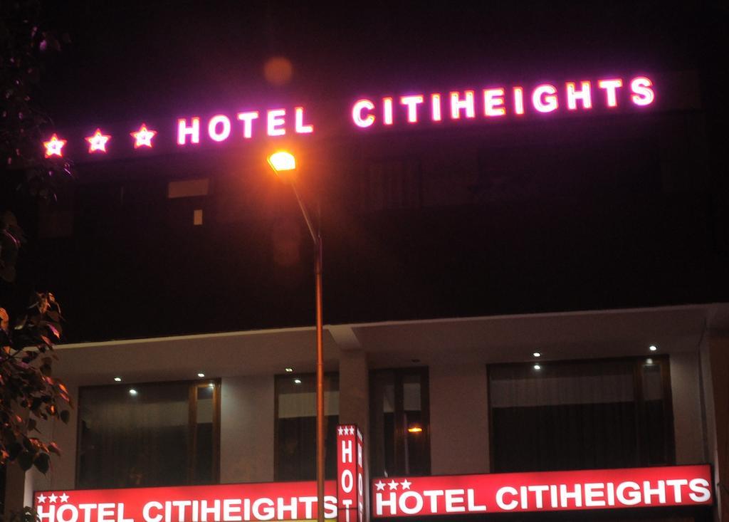 Hotel Citi Heights Chandīgarh Dış mekan fotoğraf